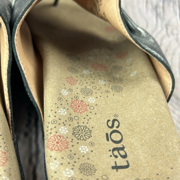 TAOS GIFT 2 Pewter Leather Thong Slip On Sandal - Picture 14 of 16